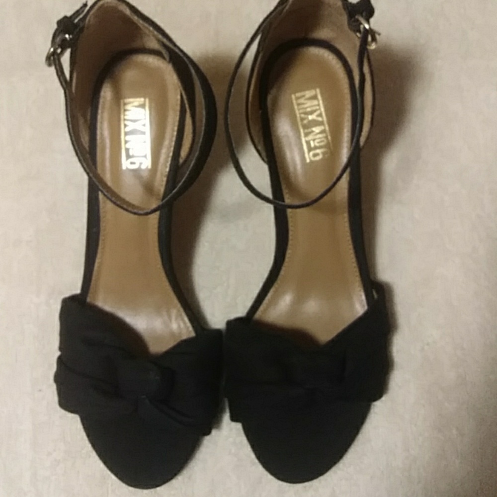 🆕NWB! Mixed No 6 Black Brie Wedges